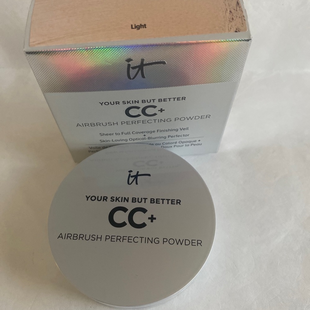 IT COSMETICS Your Skin But Better CC+ Color Correcting Setting Powder Light $42 - Picture 6 of 11